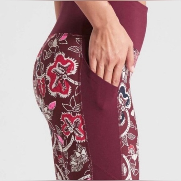 Athleta Affirmation 7/8 Leggings in Powervita. Women’s Size XS in Dark Garnet - Picture 8 of 11